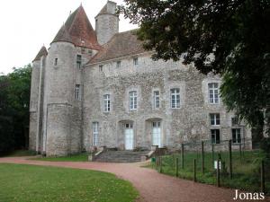 Enclos des guépards à la base du Château d'Auneau