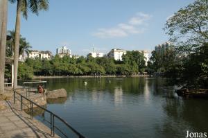 Lac principal du Guangzhou Zoo