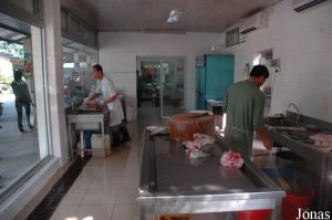 Cuisine de préparation de la viande de crocodile