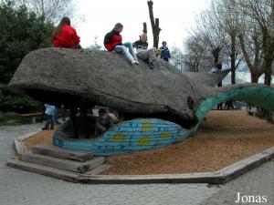 Statue de baleine